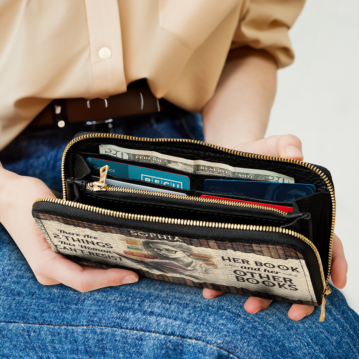 There Are 2 Things This Woman Cant Resist Her Book And Her Other Books NNRZ05089172AR Zip Around Leather Wallet